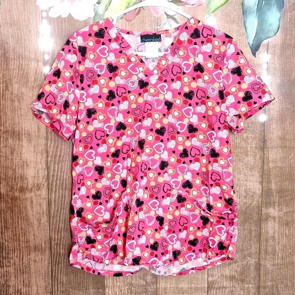 CHEROKEE WORKWEAR PINK HEART PRINT AND POLKA-DOT SCRUB TOP MEDIUM